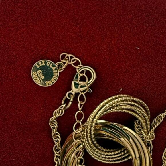 Liz Claiborne Textured Interlocking Rings Gold Tone Necklace 16 to 18 inch - Picture 4 of 9